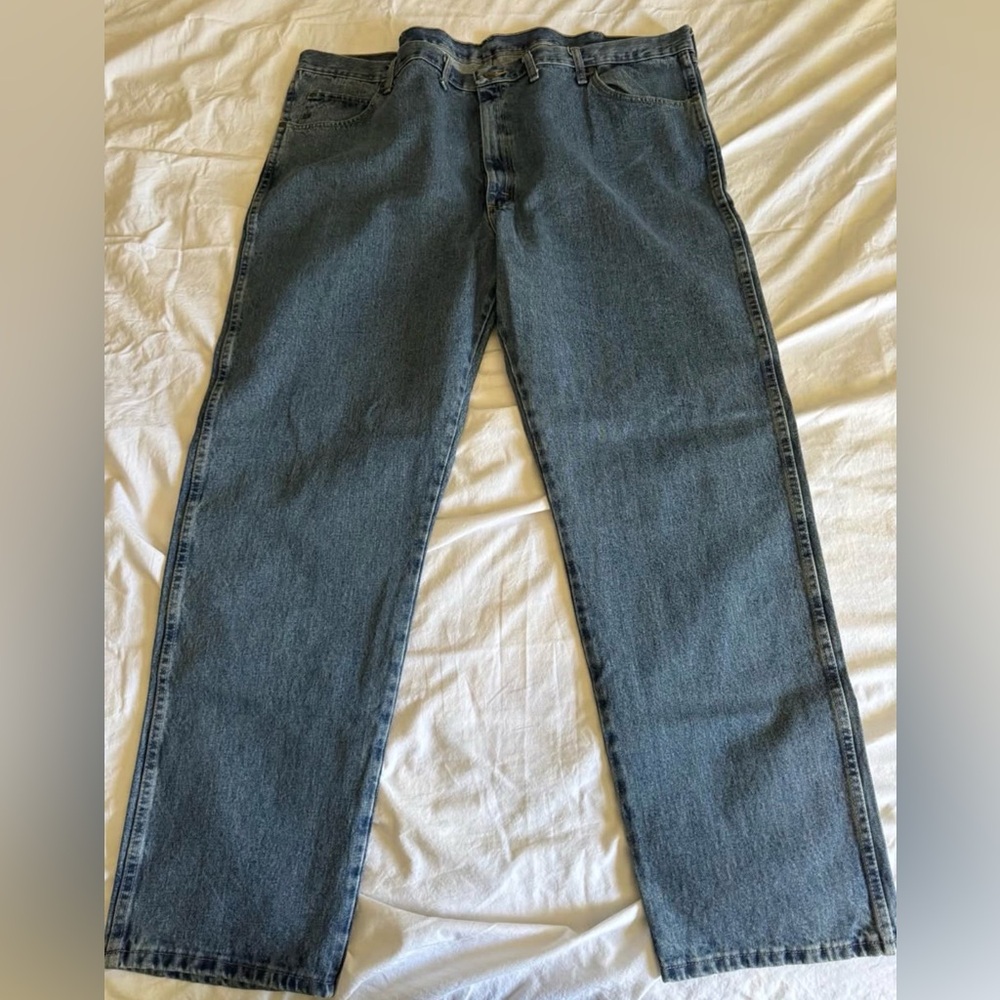 Wrangler Men’s sz 50/34 Straight-Leg Jeans in Faded Blue